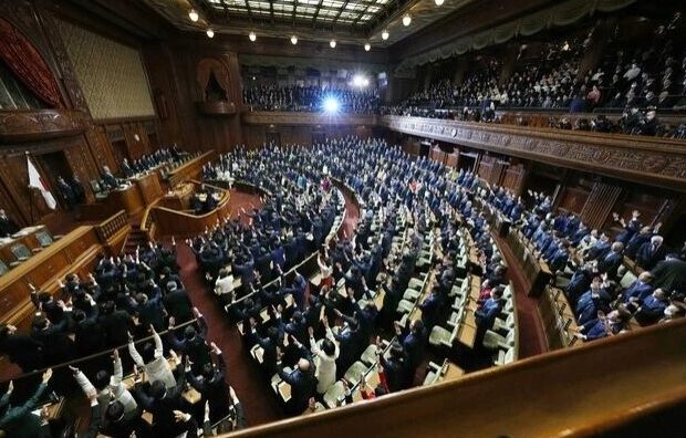 Yaponiya erkən seçkilərə gedir