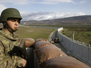 image-a_turkish_soldier_mans_an_outpost_near_the_border_with_syria-_ap-jpg