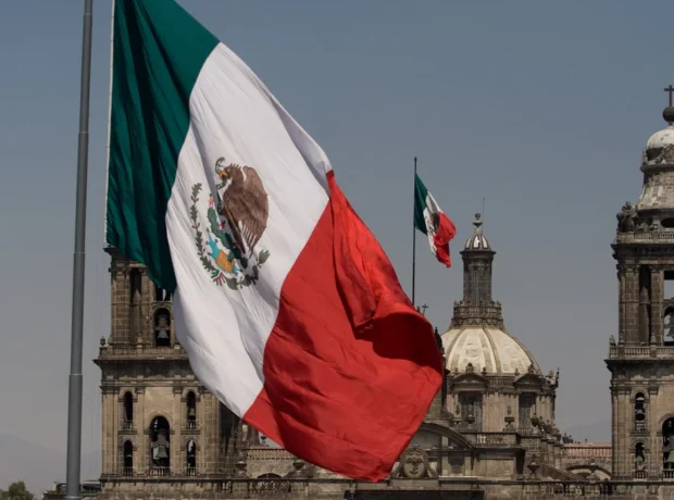 image-bandera_de_mexico_dia_de_la_24_de_febrero_1