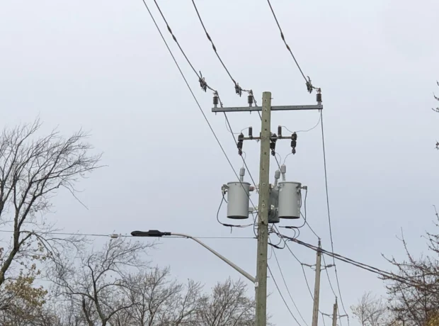 image-why-does-every-line-have-its-own-transformer-v0-5rhkmu9sgw0e1