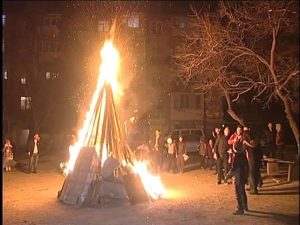 TƏCİLİ! Sumqayıtda tonqal partladı - YARALILAR VAR