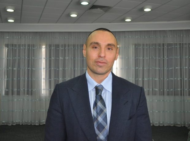 azər əliyev