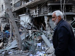 image-40-gunluk-savasta-iranda-3-binden-fazla-kisi-19732089_5042_amp