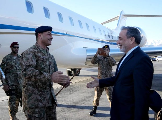 Asim Munir İRANA GETDİ