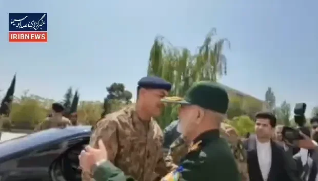 image-coas-asim-munir-met-with-the-commander-of-irans-khatam-al-v0-nmnhmhzsathla3znmqeaqipjzayceg2jmparkk97wy4sc30carhcayhdmxsj