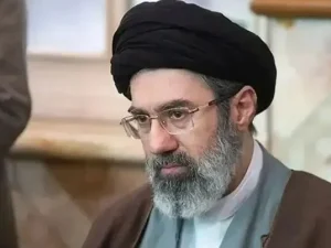 image-mucteba-xamenei-3-700x403