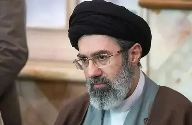 image-mucteba-xamenei-3-700x403