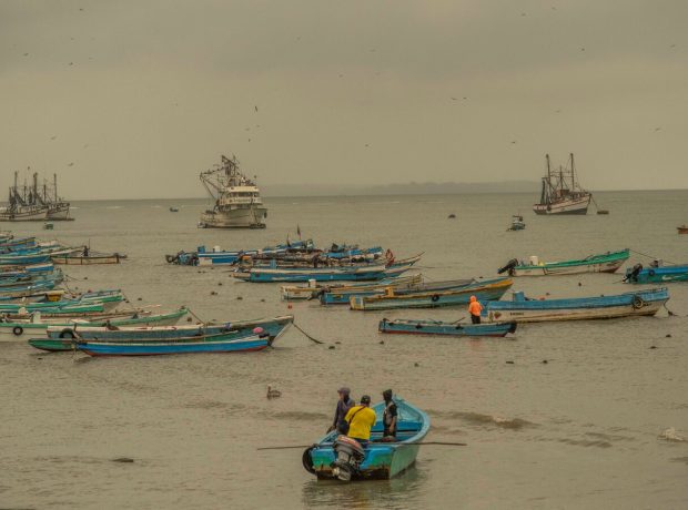 image-00int-ecuador-boats-zbgh-videosixteenbyninejumbo1600