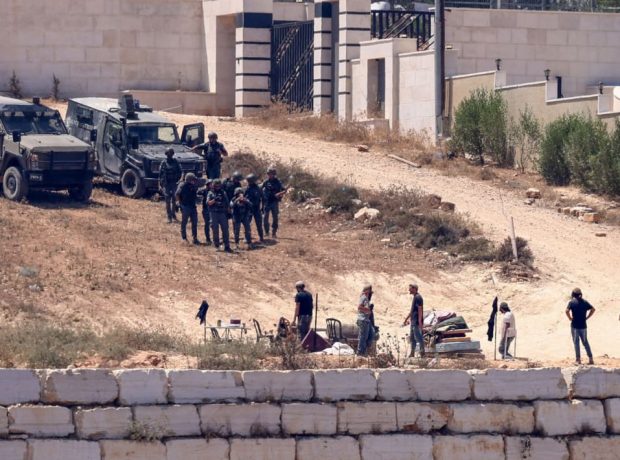 Qusra yaxınlığında israilli məskunlaşanlar ərazidən çıxarılıb