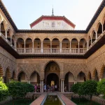 image-ispanyadaki-depremlerin-ardindan-el-hamra-sarayi-ziyarete-kisitlandi-oteller-tahliye-edildi-jsny-1