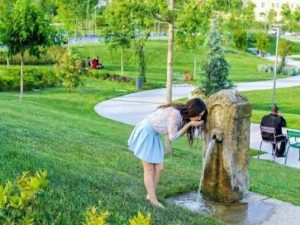 image-qiz-su-bulaq-900x565-1-768x403